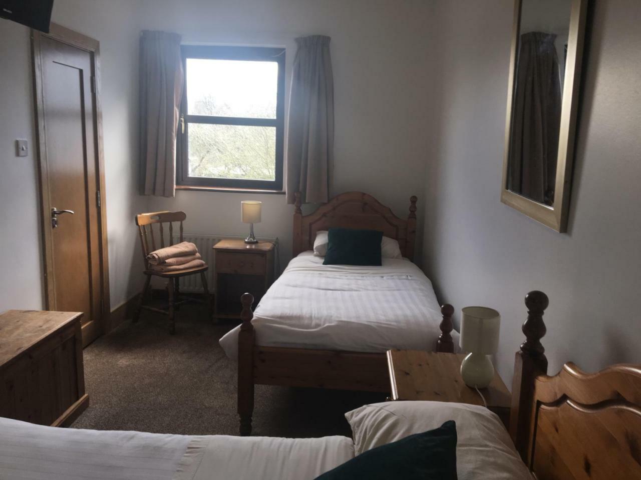 Dalys Accommodation Килкенни Экстерьер фото